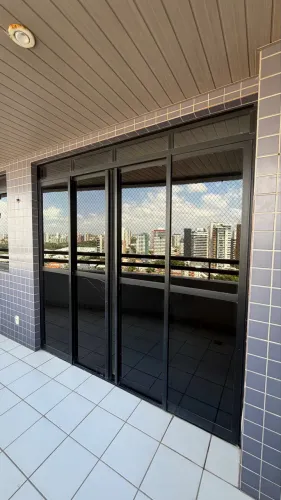 Vendo portas de esquadria de alumínio