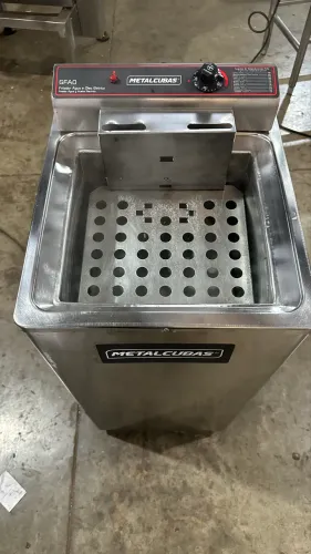 Fritadeira METALCUBAS 18L com garantia 5.000w 220v