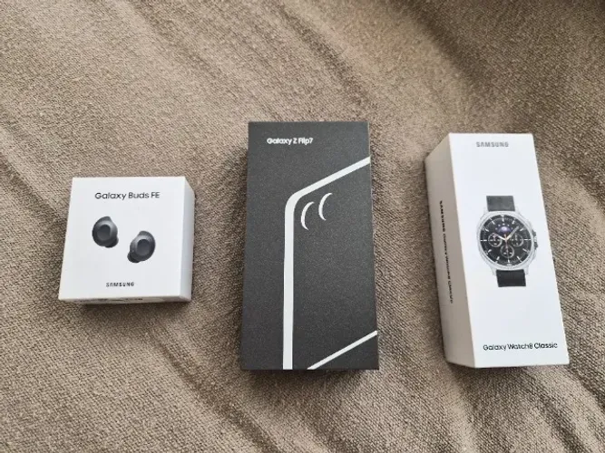 Kit Samsung Mobile celular flip 7 , watch 8 classic e buds FE