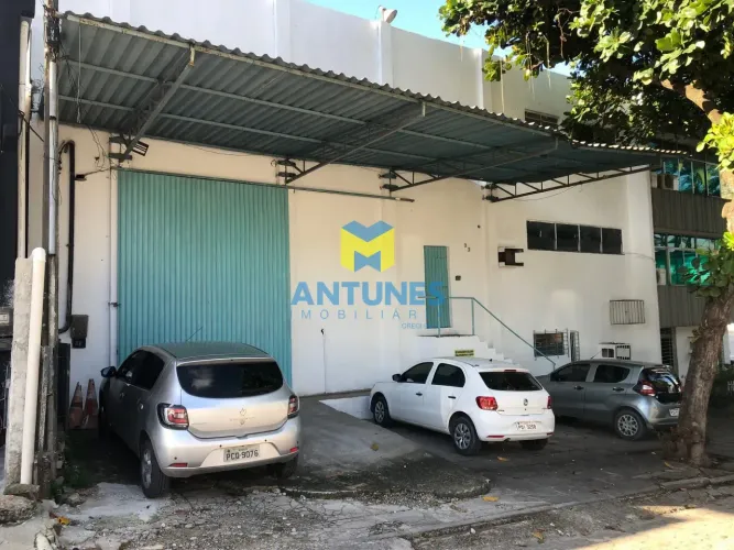 Alugue Galpão de 250m² em Jardim Jordão, próximo do Aeroporto COM DOCA