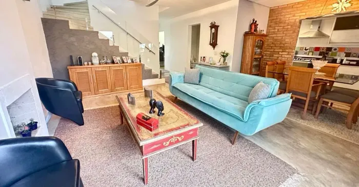 Casa à venda Cond. Pinus Park na Granja Viana