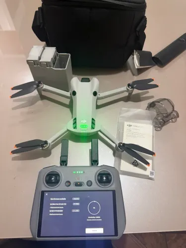 Drone DJI Mini 4 Pro + Controle RC 2 + 3 Baterias + Bag