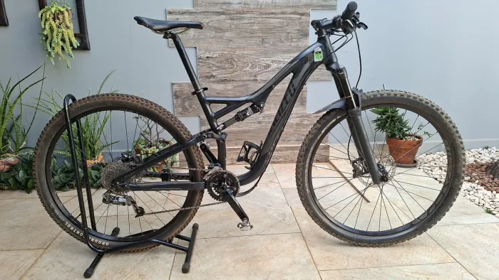 Vendo bike Specialized Stumpjumper FSR Comp 29 2014, taman M, quadro M5 alloy, susp 130mm