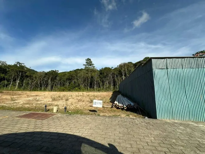 Terreno à venda no Colinas de Camboriú Village