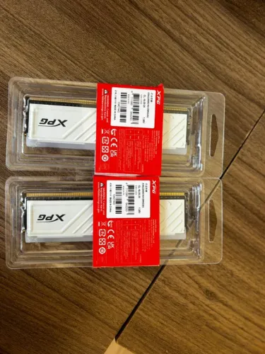 Vendo Kit Memória RAM XPG 16GB (2x8GB) DDR4 3200MHz - Nova e Lacrada