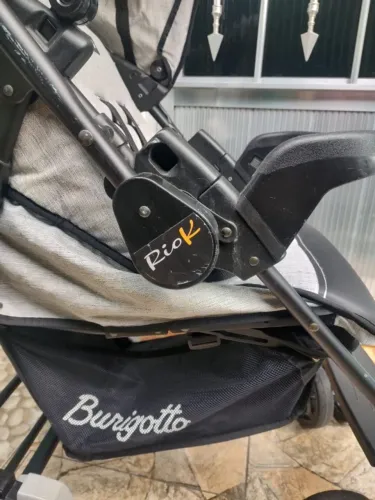 Carrinho de bebe Burigotto RIO K com bebe conforto