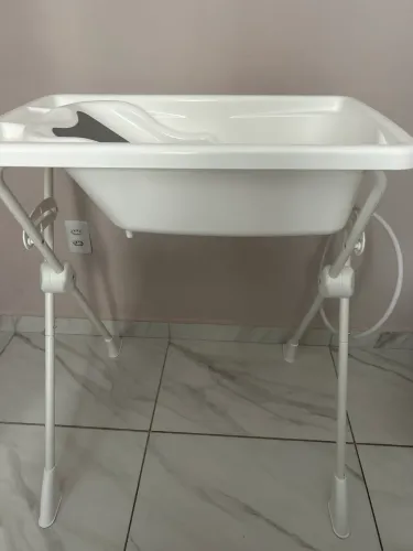 Banheira bebê com suporte e mangueira