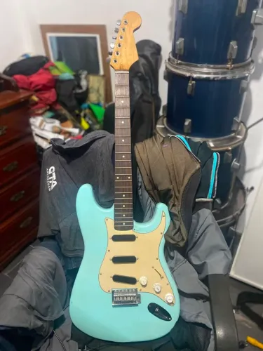 Guitarra Fender Squier