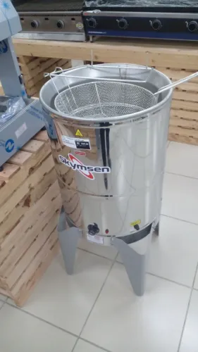 FRITADEIRA INDUSTRIAL ELÉTRICA ÁGUA E ÓLEO, DE 25 LITROS, DA MARCA SKYMSEN, NOVA, PROMOÇÃO