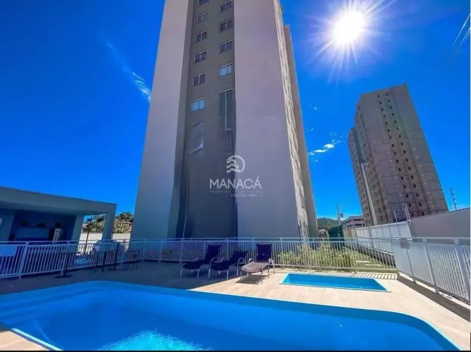 Apartamento todo mobiliado, em condomínio com 2 dormitórios com piscina próximo da praia