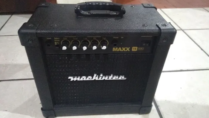 Amplificador mackintec Maxx 15 color para estudos 