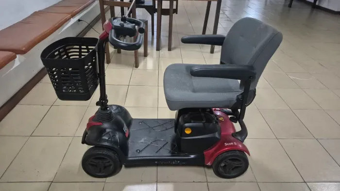 Cadeira de Rodas Motorizada Scooter Elétrica Scott S