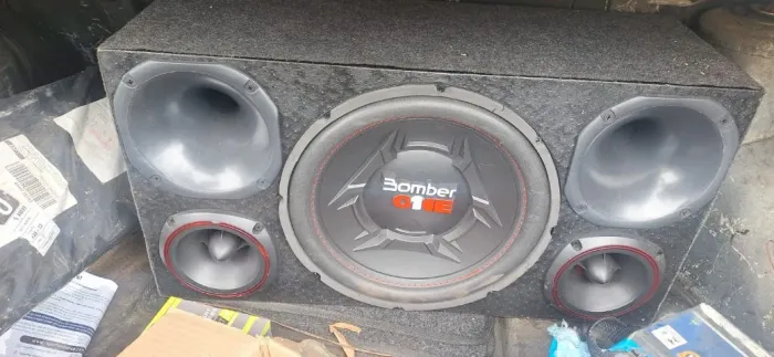 Caixa Trio Som Completa Bomber One 12 + Módulo Taramps