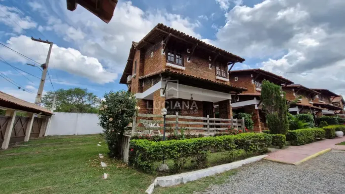 Casa com 4 Quartos em Condomínio Fechado perto da BR-232 em Gravatá/PE