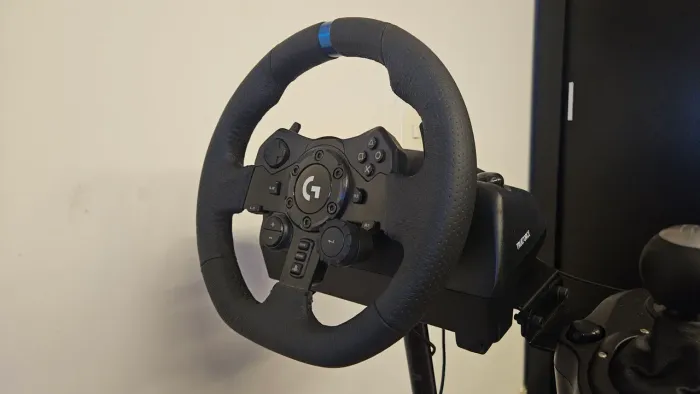 Logitech G923