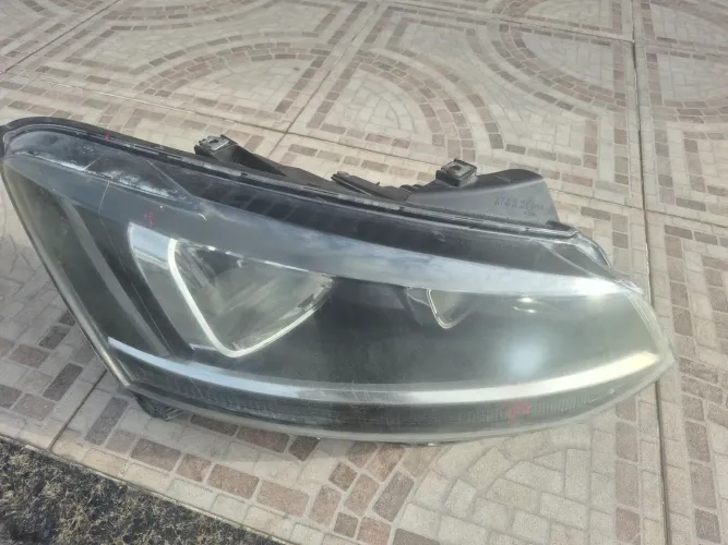 Farol fox 2015 - Lado do Passageiro 