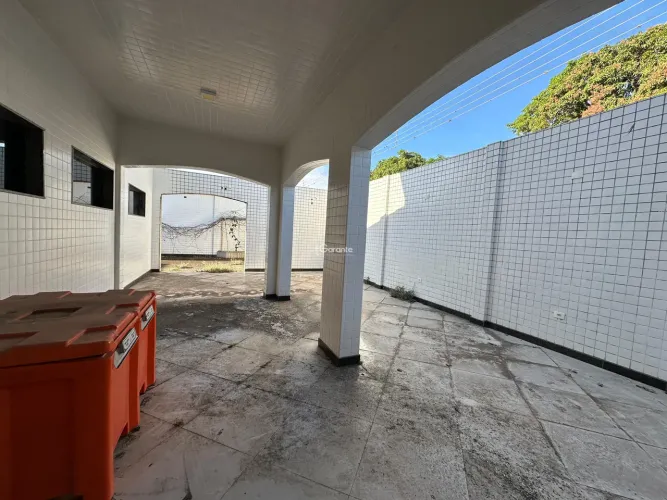 Salão Comercial à venda com 761m² para venda em Cruzeiro - SP