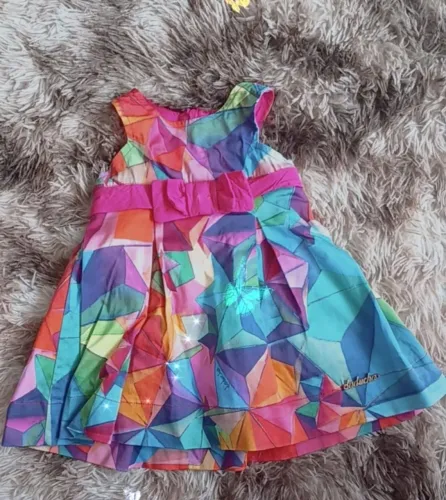 10 vestidos de bebê por 100 reais
