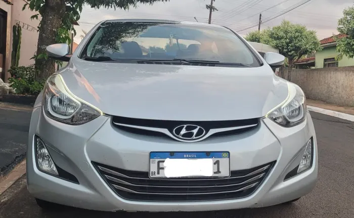 Hyundai Elantra GLS 2.0 16V Flex Aut. 2015