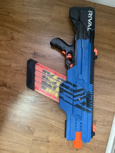 Nerf Rival MXVI-4000/ arma de brinquedo/ a pilha/ automática