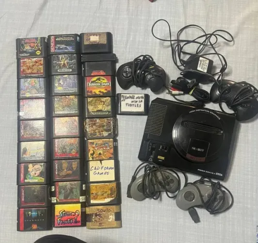 Mega Drive II Original + 22 Jogos + 4 Controles Originais + Brinde Envio para todo o Brasi