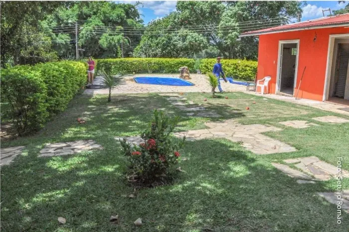 SÍTIO OLIVEIRA, BRAZLANDIA, 47.9 hectares  2.700 metros da BR 080!