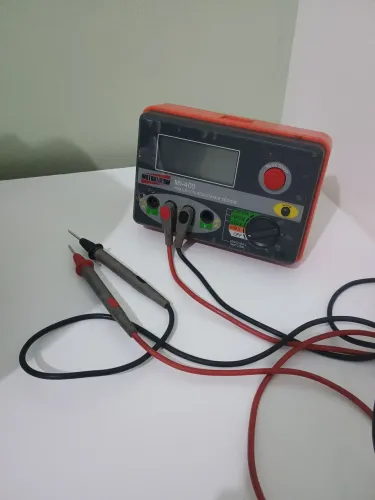 Megôhmetro 2500V MI-400