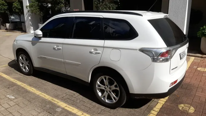 Mitsubishi Outlander 2.0 16V 160cv Aut. 2015