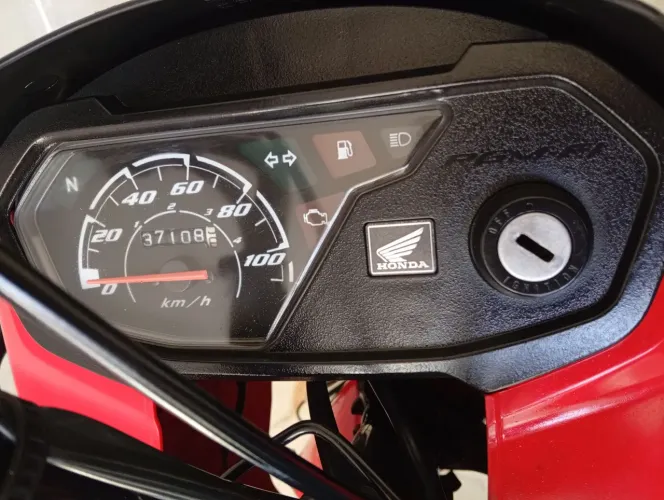 Honda Pop 110i Partida elétrica e Pedal