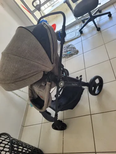 Carrinho de bebê moseis 