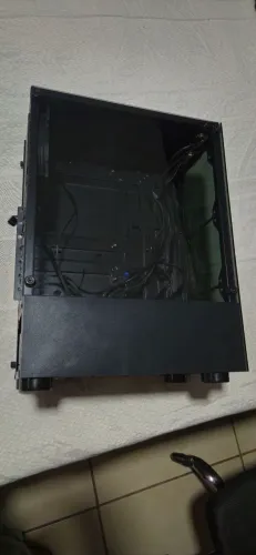 Gabinete com 4 fans