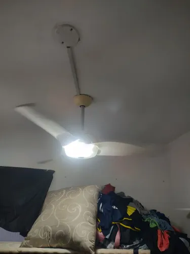 Ventiladores de teto Latina com luz integrada