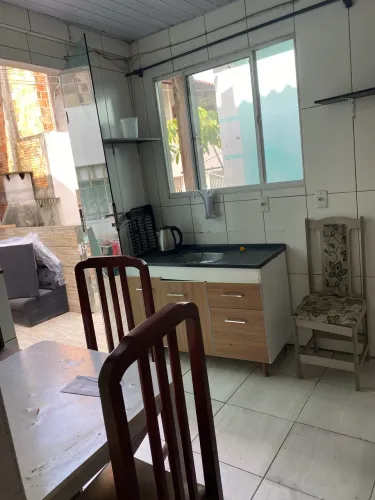 Kitnet pra alugar na rua João Vieira interessado chamar no *