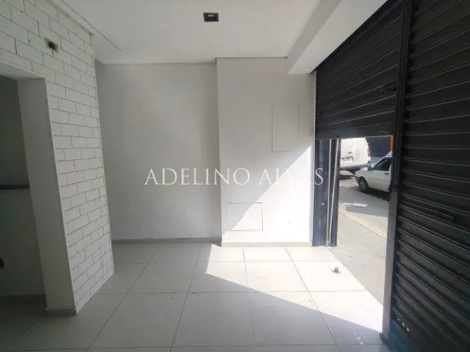 Salão comercial próxima ao Largo da Batata para locação com 74 m ²