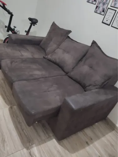 Sofá retrátil marrom