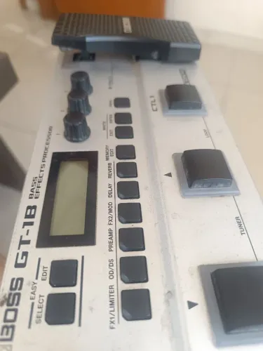 Pedaleira Boss GT1-B