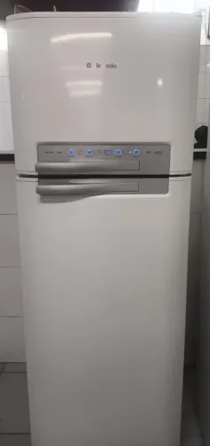 GELADEIRA ELECTROLUX FROST FREE DFN50 430L 220V - COM DEFEITO, PARA CONSERTO