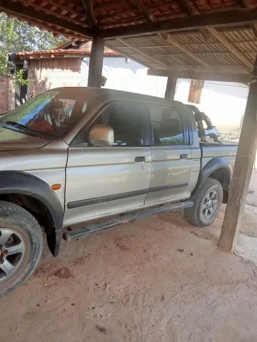 Mitsubishi L200 Outdoor HPE 2.5 4X4 CD T.dies. Mec. 2012