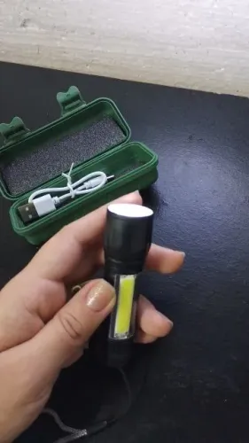Mini lanterna Led Recarregável E Zoom p,regular