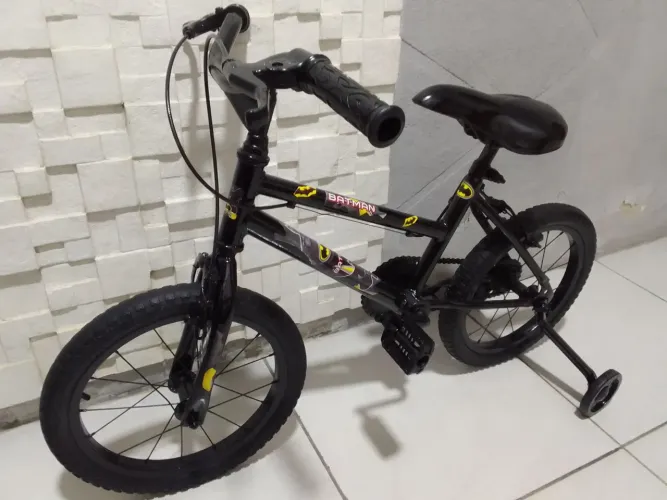 Bicicleta infantil aro 16 com as rodinhas 