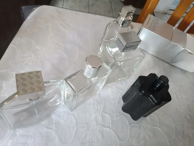 Vendo vidro perfumes vazios p qui tive interesse 