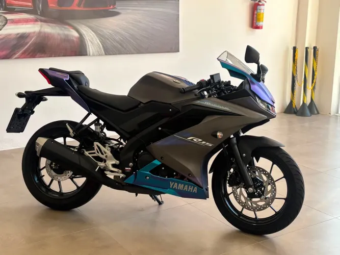 YAMAHA R15