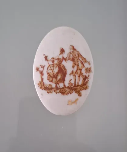 Medalhões antigos de porcelana pintada