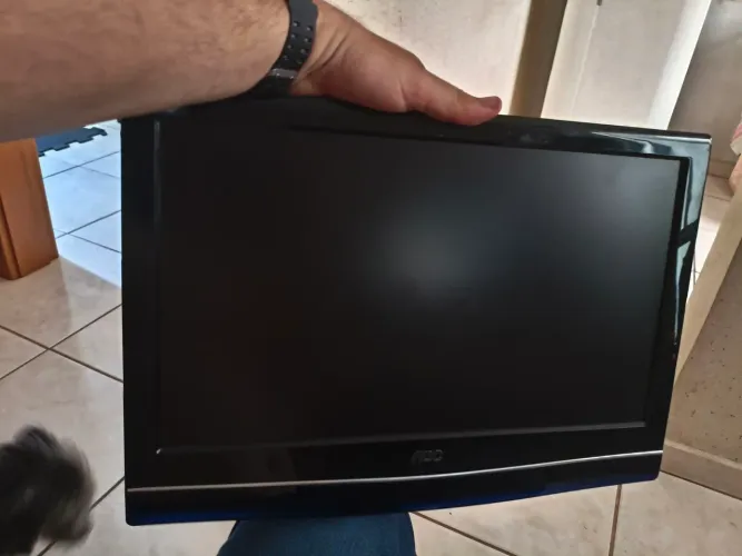Monitor/TV AOC LED 19" HDMI + VGA - Excelente para PC, TV e videogame