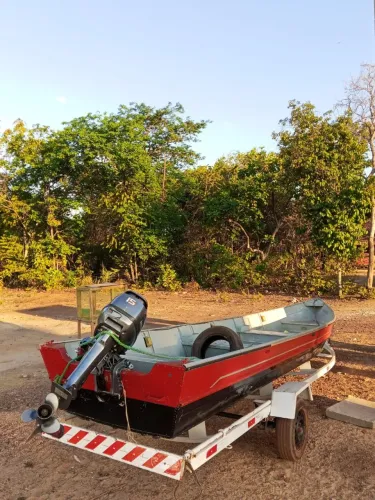 Vendo canoa,motor e carretinha tudo completo 