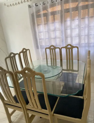 Mesa de Jantar 8 Lugares com Tampo de Vidro