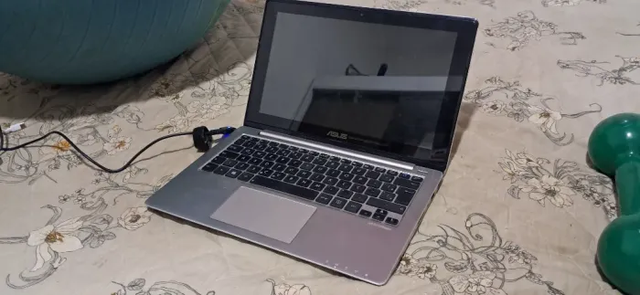 Notebook ASUS VivoBook S200E Windows 10 Home Intel Core i3 4GB HD 500GB