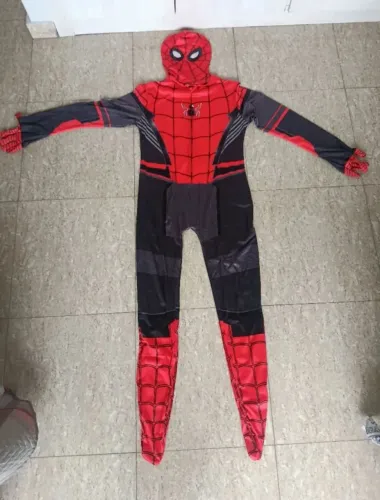 Fantasia Homem-Aranha, tamanho 160-170. Nunca usada. Acompanha máscara.