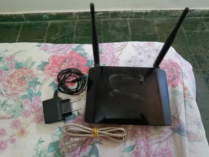 Roteador D-Link, Modelo DIR-615 Wireless N 300 Mbps  