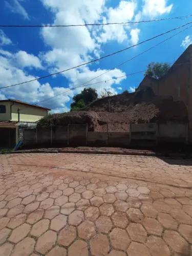TERRENO Bem localizado